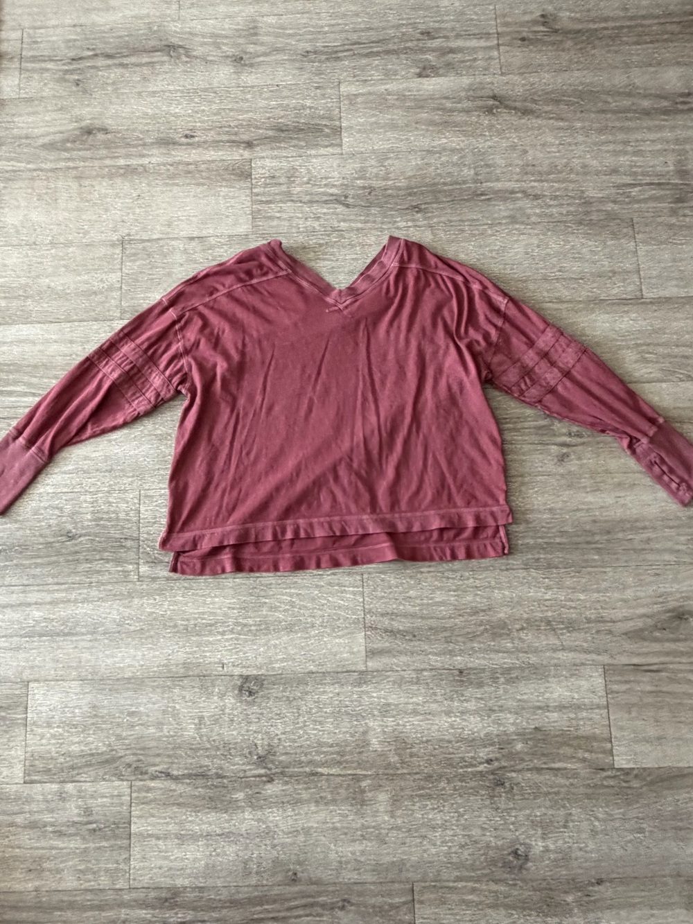 SO Women's V-Neck Long Sleeve Top in Dusty Mauve
